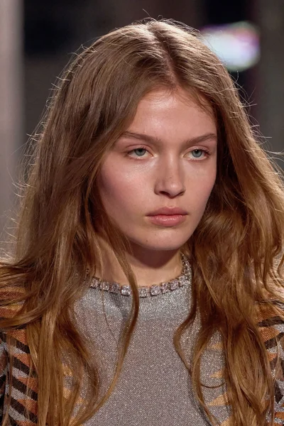 Look 14